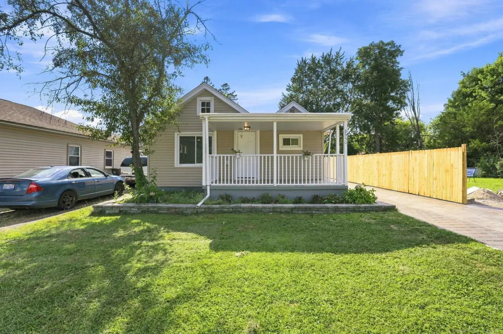 2950 Hartline Drive Drive Rochester City, MI 48309