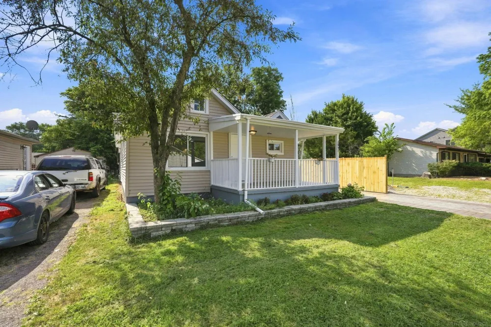 2950 Hartline Drive Drive Rochester City, MI 48309