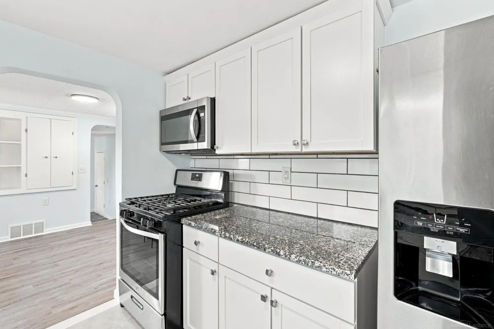 2950 Hartline Drive Drive Rochester City, MI 48309