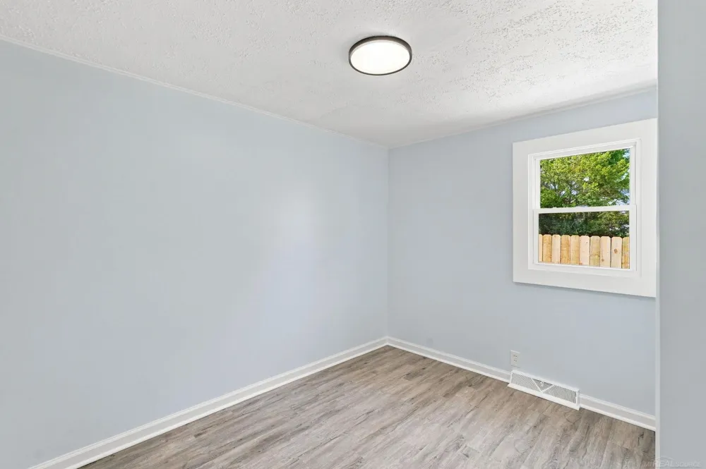 2950 Hartline Drive Drive Rochester City, MI 48309