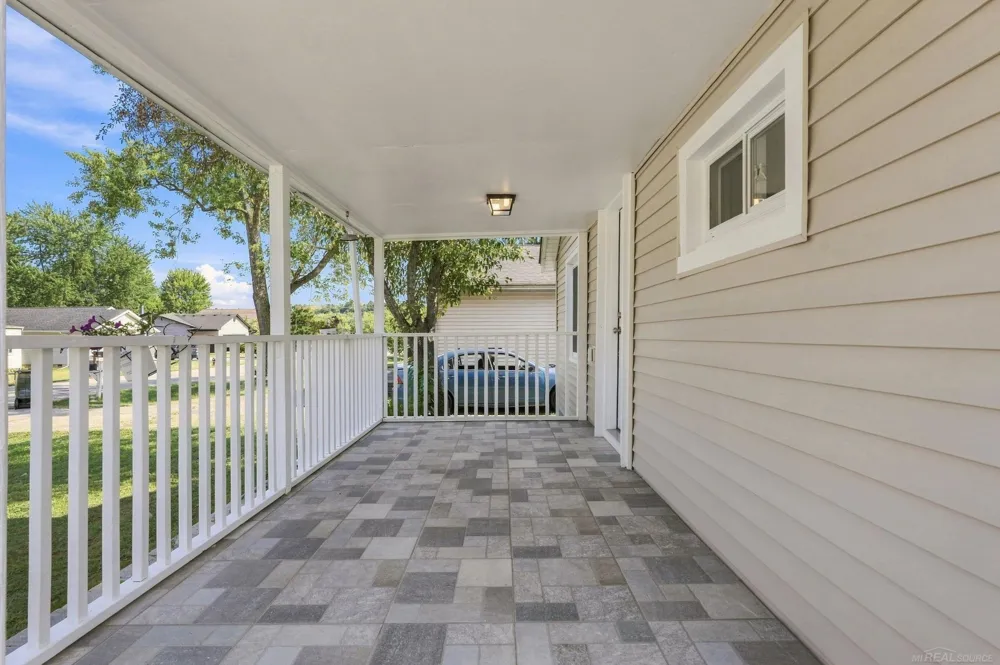 2950 Hartline Drive Drive Rochester City, MI 48309