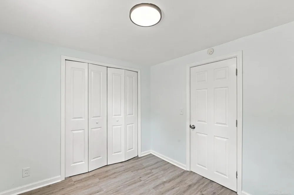 2950 Hartline Drive Drive Rochester City, MI 48309