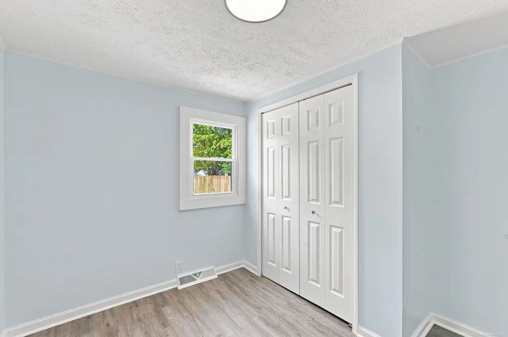 2950 Hartline Drive Drive Rochester City, MI 48309
