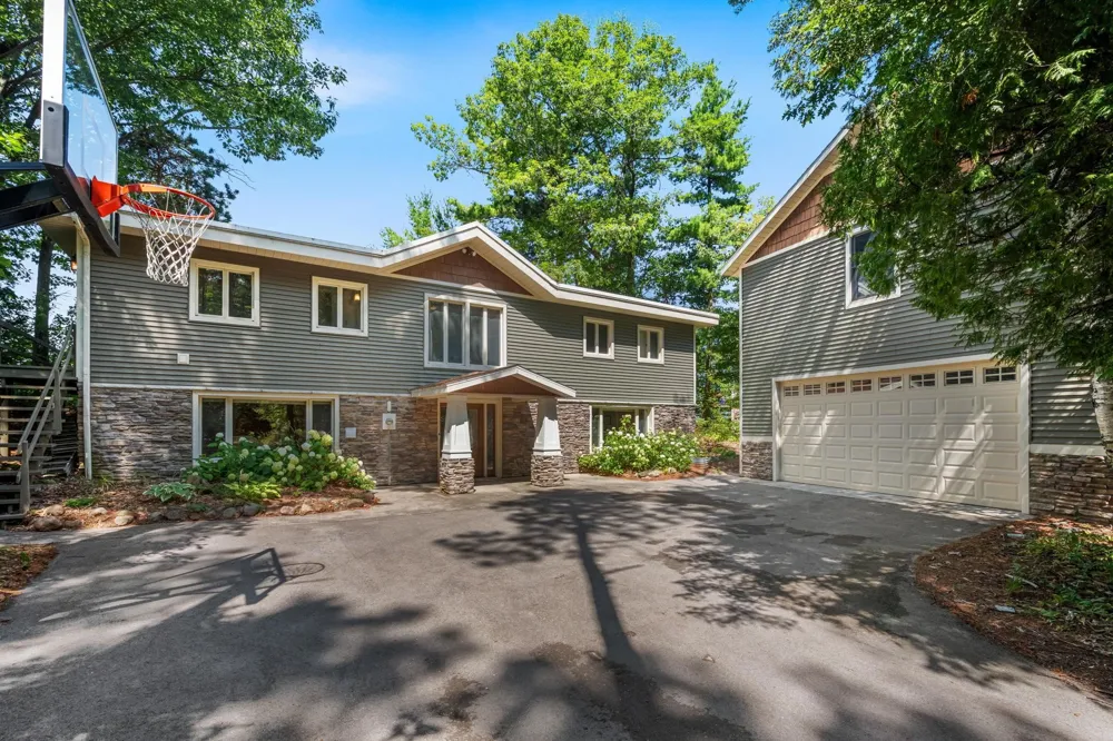 10892 Lakeshore Road Elk Rapids Township, MI 49629