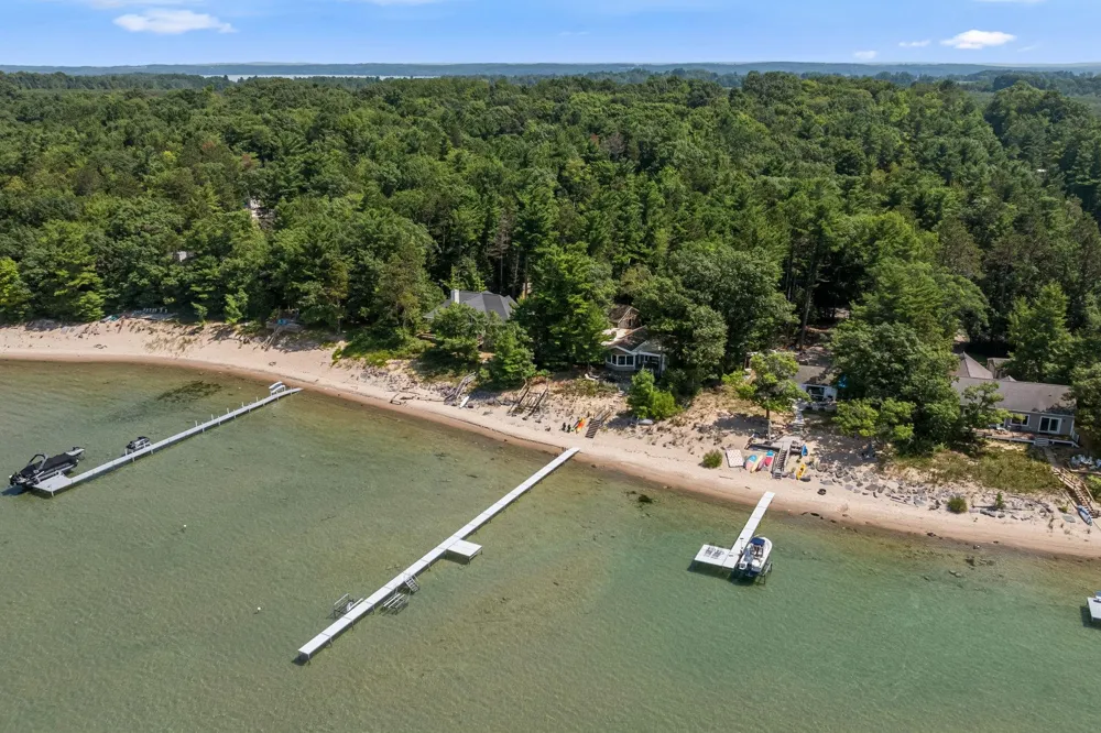 10892 Lakeshore Road Elk Rapids Township, MI 49629