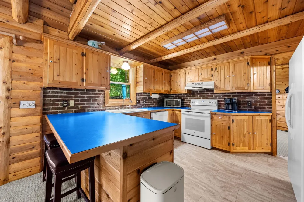 4864 S Manor Centerville Township, MI 49621
