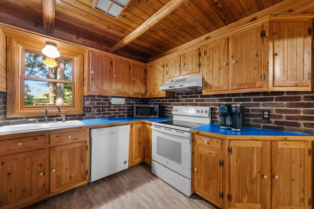 4864 S Manor Centerville Township, MI 49621