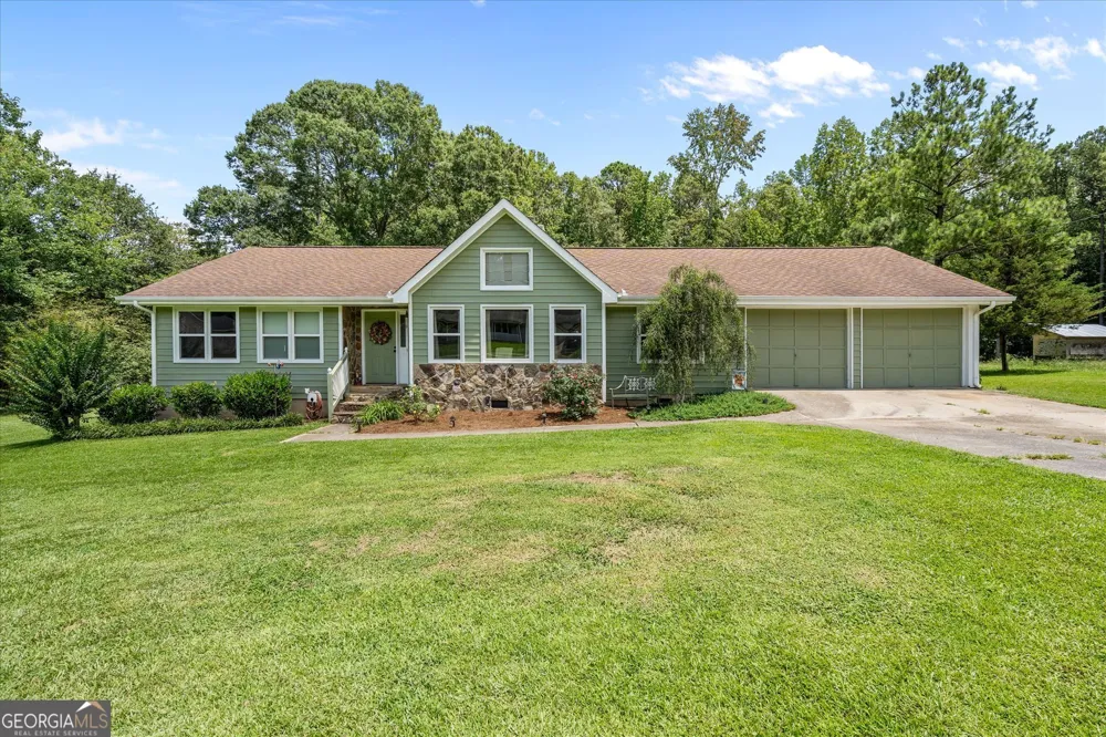 135 Russell LN Carrollton, GA 30116