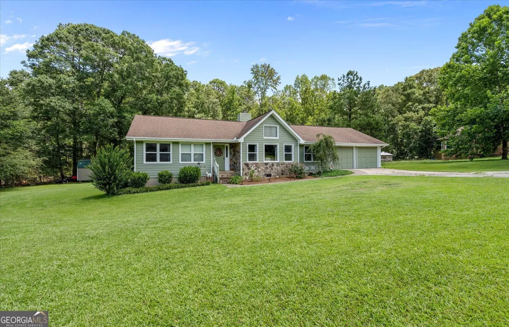 135 Russell LN Carrollton, GA 30116