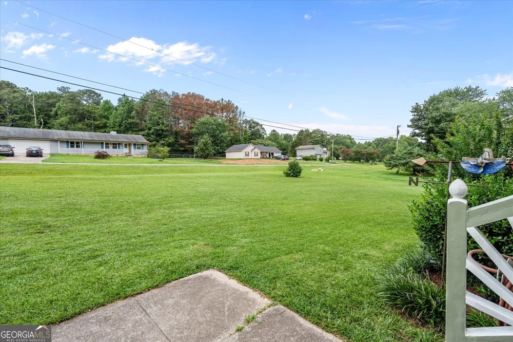 135 Russell LN Carrollton, GA 30116