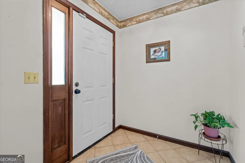 135 Russell LN Carrollton, GA 30116