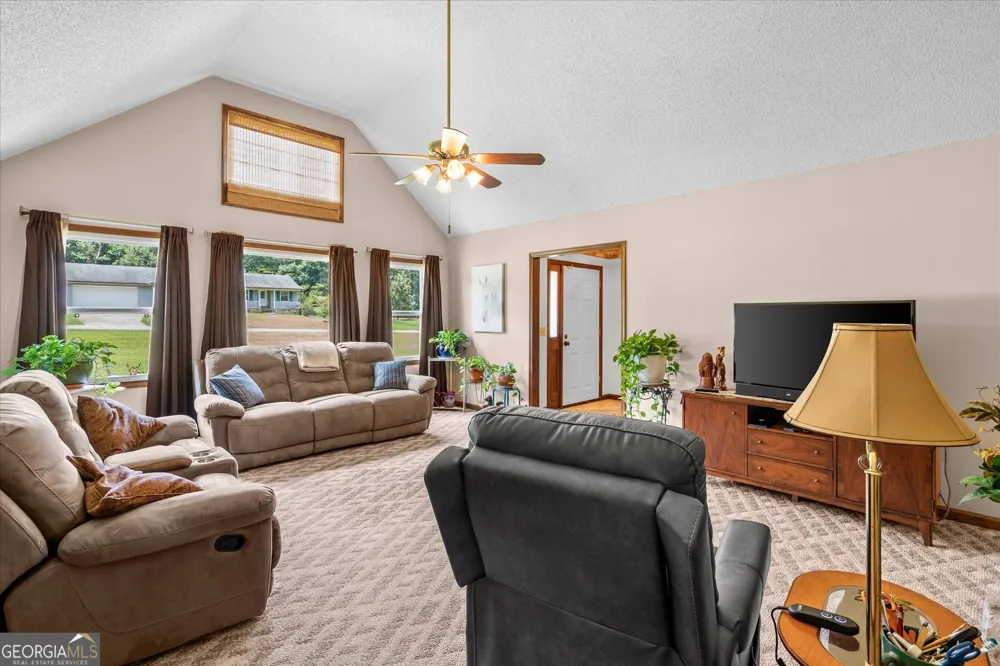 135 Russell LN Carrollton, GA 30116