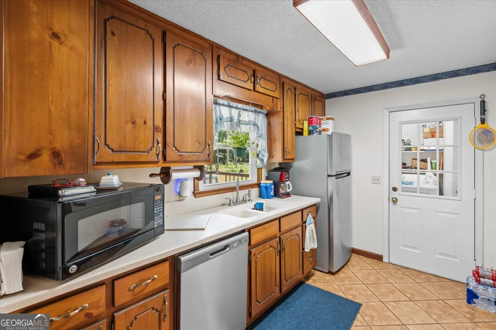 135 Russell LN Carrollton, GA 30116