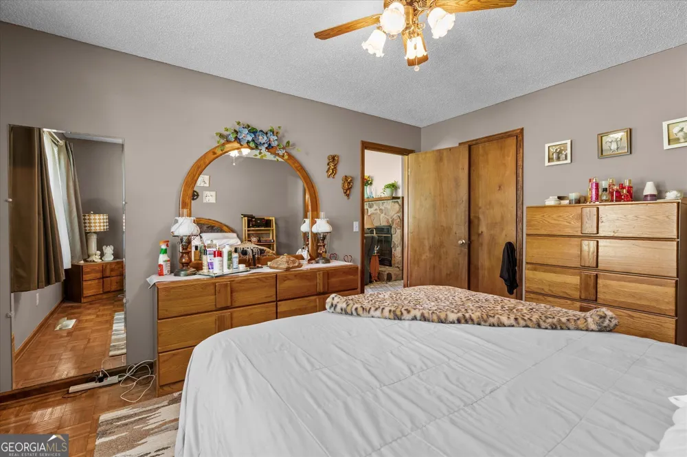 135 Russell LN Carrollton, GA 30116