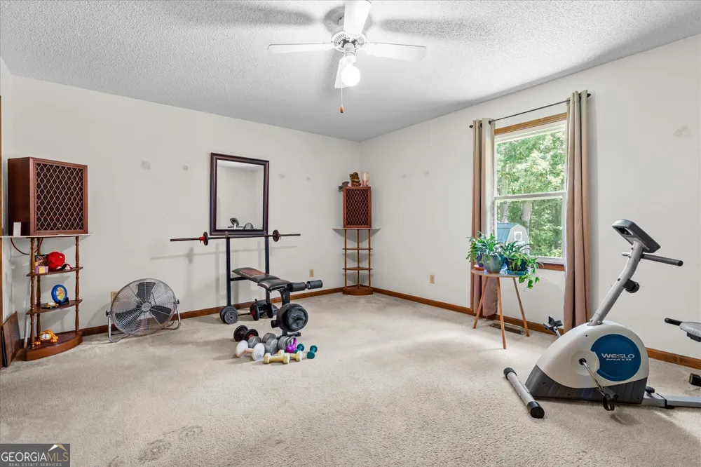 135 Russell LN Carrollton, GA 30116