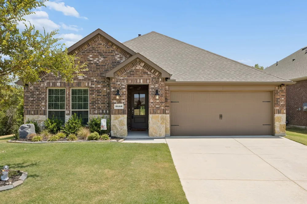 3440 Brady Starr Drive Aubrey, TX 76227