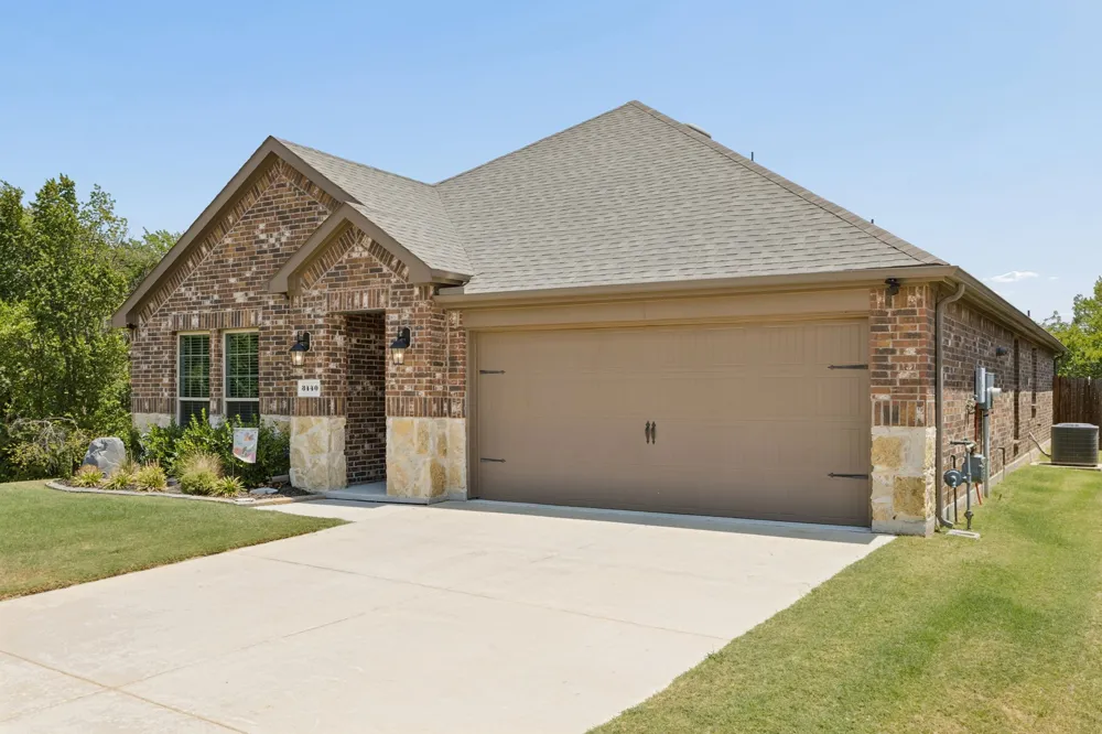 3440 Brady Starr Drive Aubrey, TX 76227