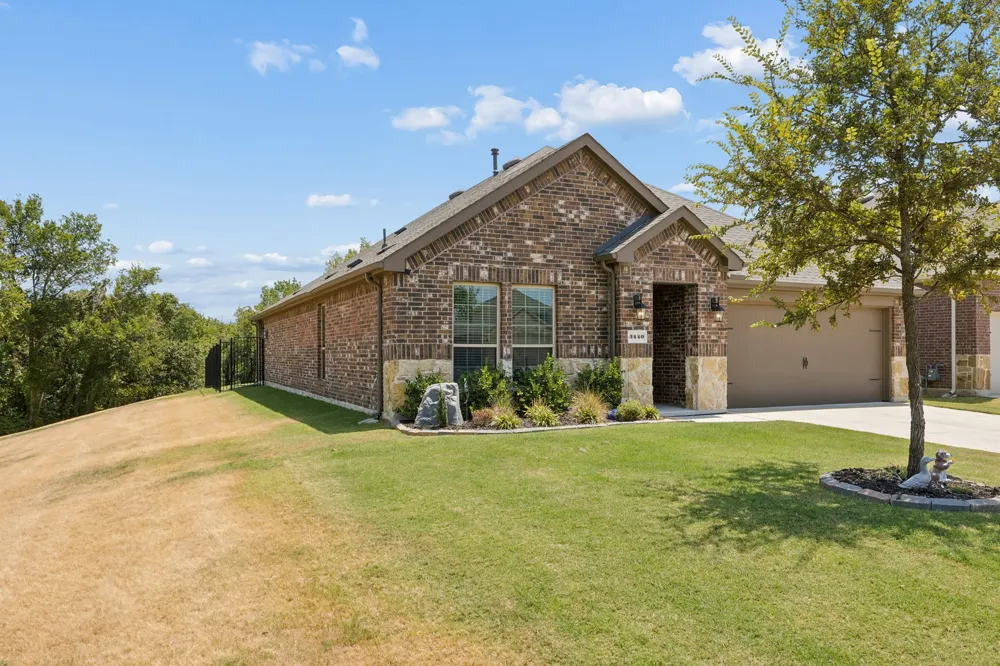 3440 Brady Starr Drive Aubrey, TX 76227