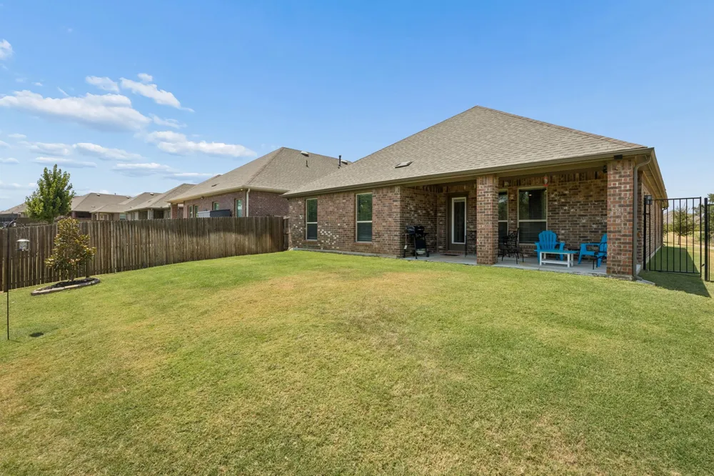 3440 Brady Starr Drive Aubrey, TX 76227