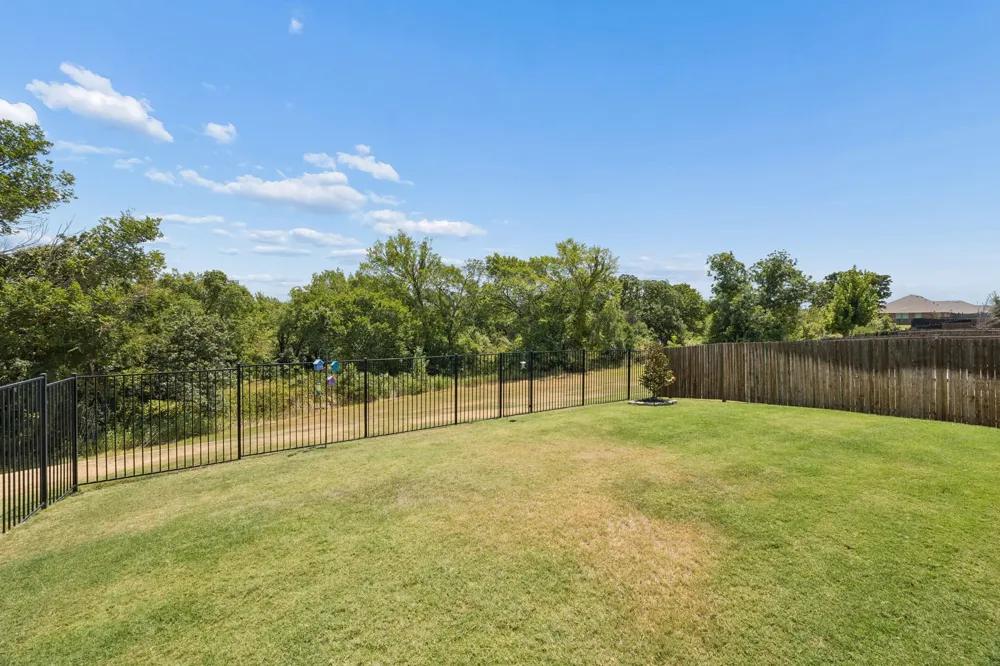 3440 Brady Starr Drive Aubrey, TX 76227