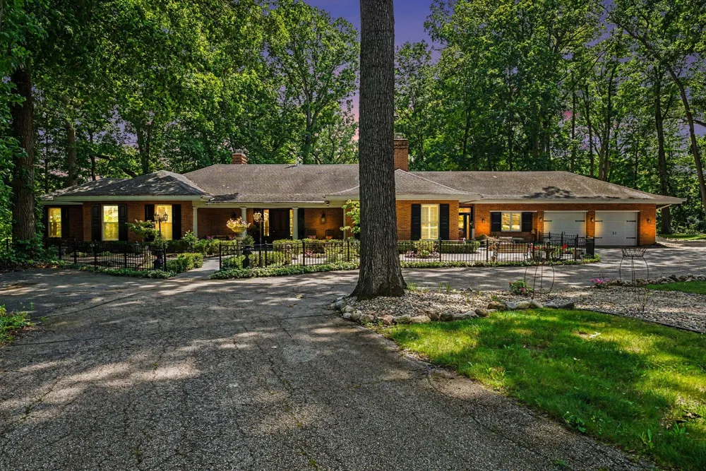 1660 Signal Point Drive Niles, MI 49120