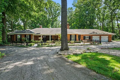 1660 Signal Point Drive