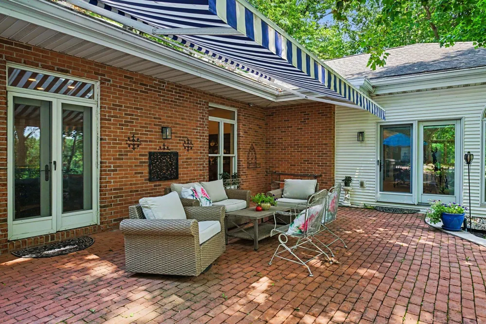 1660 Signal Point Drive Niles, MI 49120