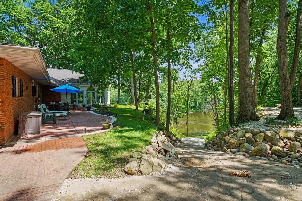 1660 Signal Point Drive Niles, MI 49120