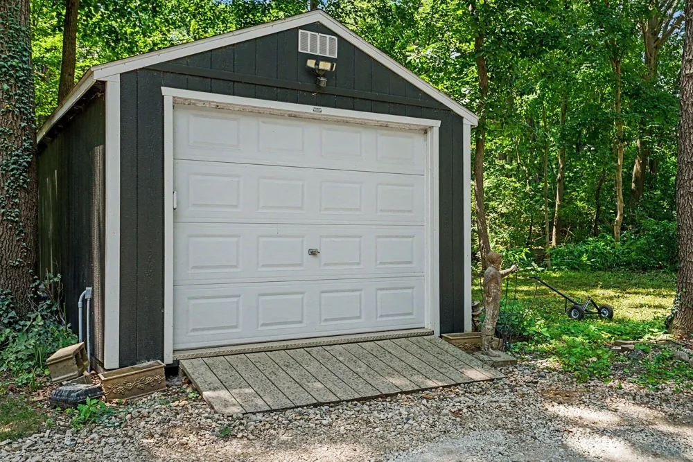 1660 Signal Point Drive Niles, MI 49120