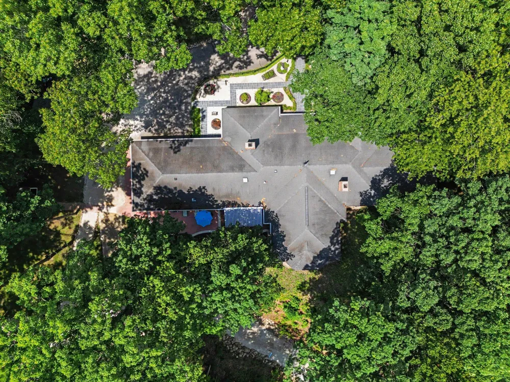 1660 Signal Point Drive Niles, MI 49120