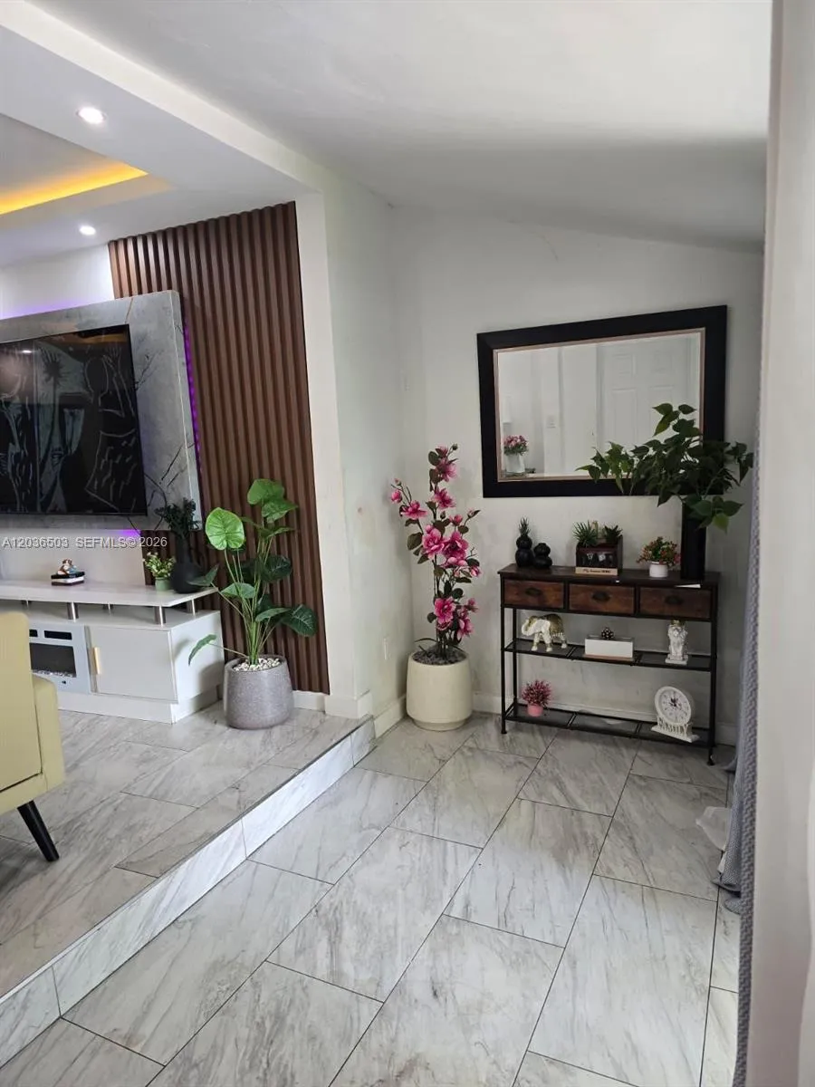 1055 NW 58th Ter Miami, FL 33127