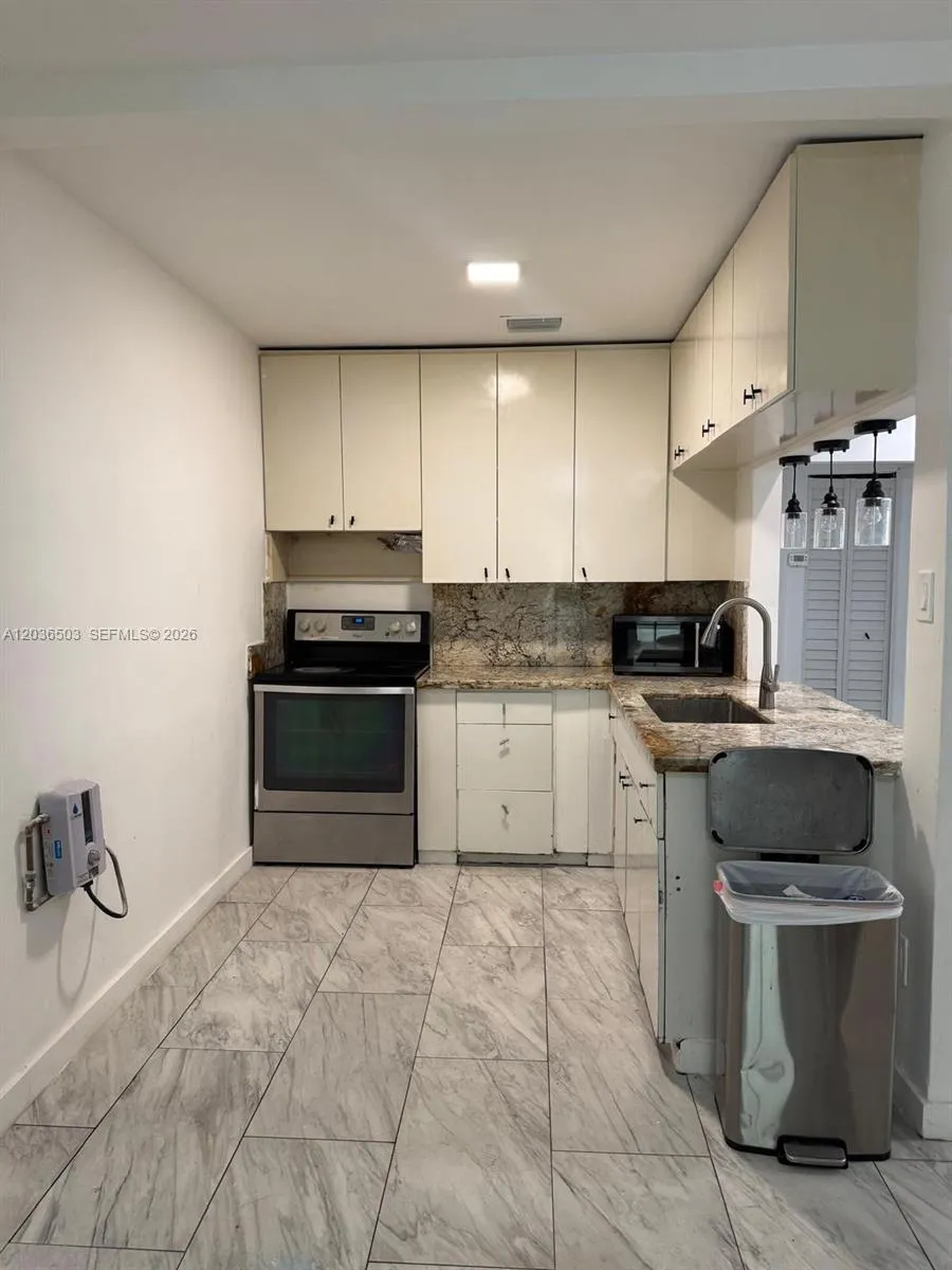 1055 NW 58th Ter Miami, FL 33127