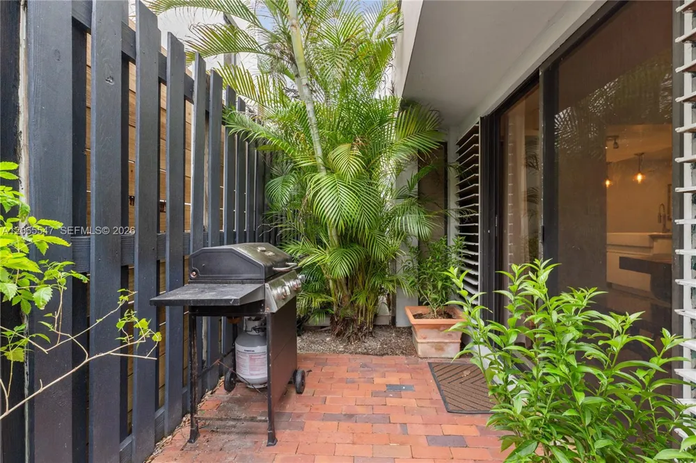 3143 Virginia St #3 Coconut Grove, FL 33133