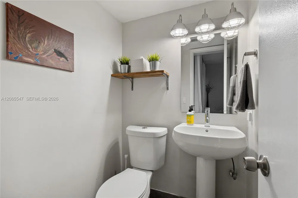 3143 Virginia St #3 Coconut Grove, FL 33133
