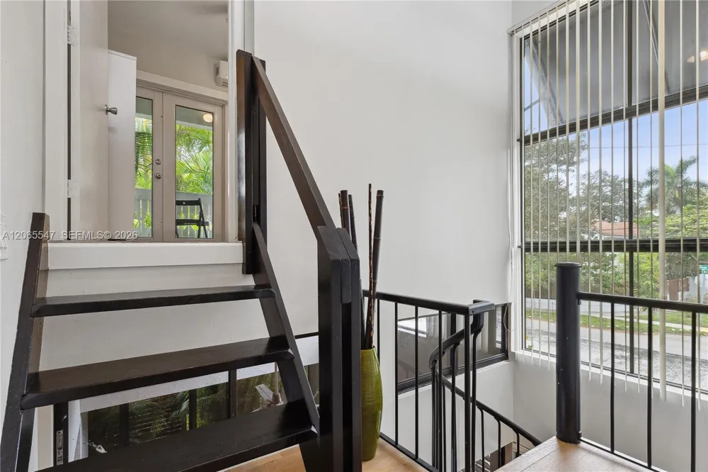 3143 Virginia St #3 Coconut Grove, FL 33133