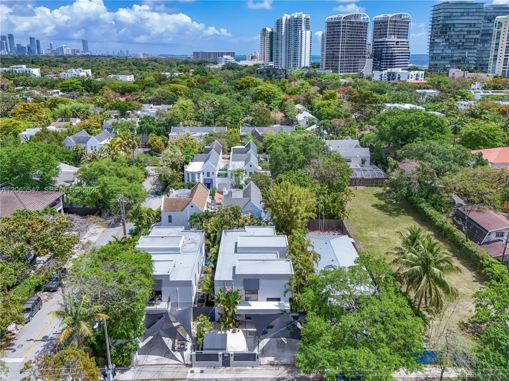 3143 Virginia St #3 Coconut Grove, FL 33133
