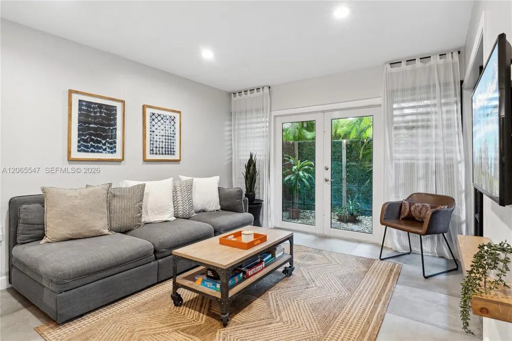 3143 Virginia St #3 Coconut Grove, FL 33133