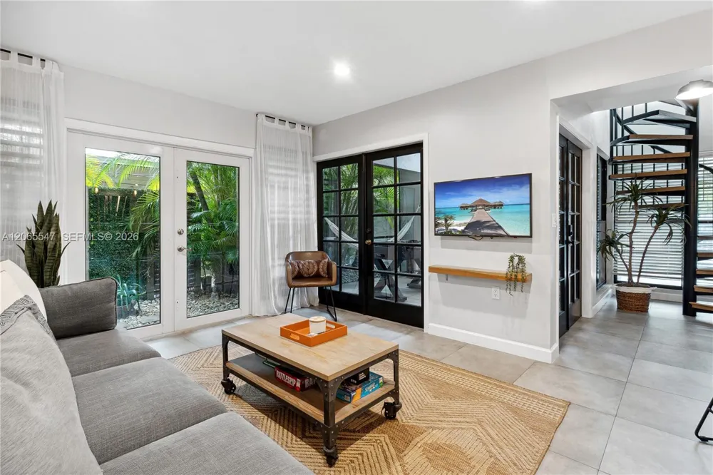3143 Virginia St #3 Coconut Grove, FL 33133