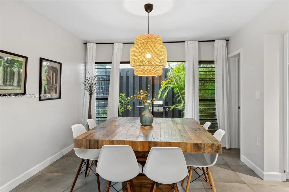 3143 Virginia St #3 Coconut Grove, FL 33133