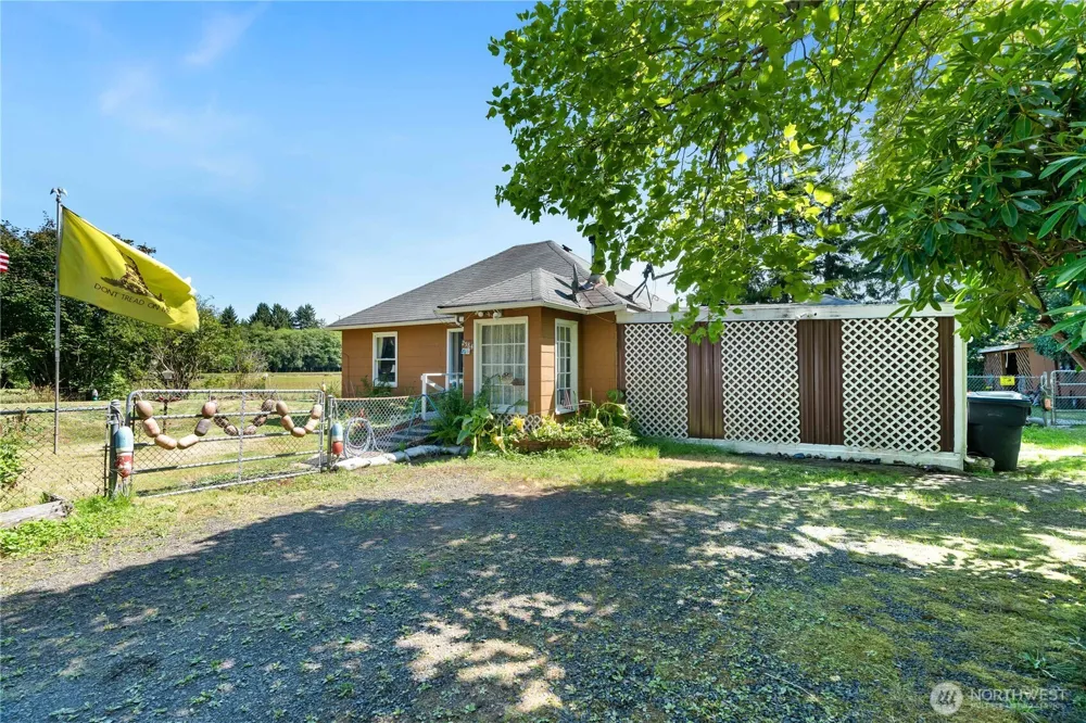 2584 State Route 105 Grayland, WA 98547