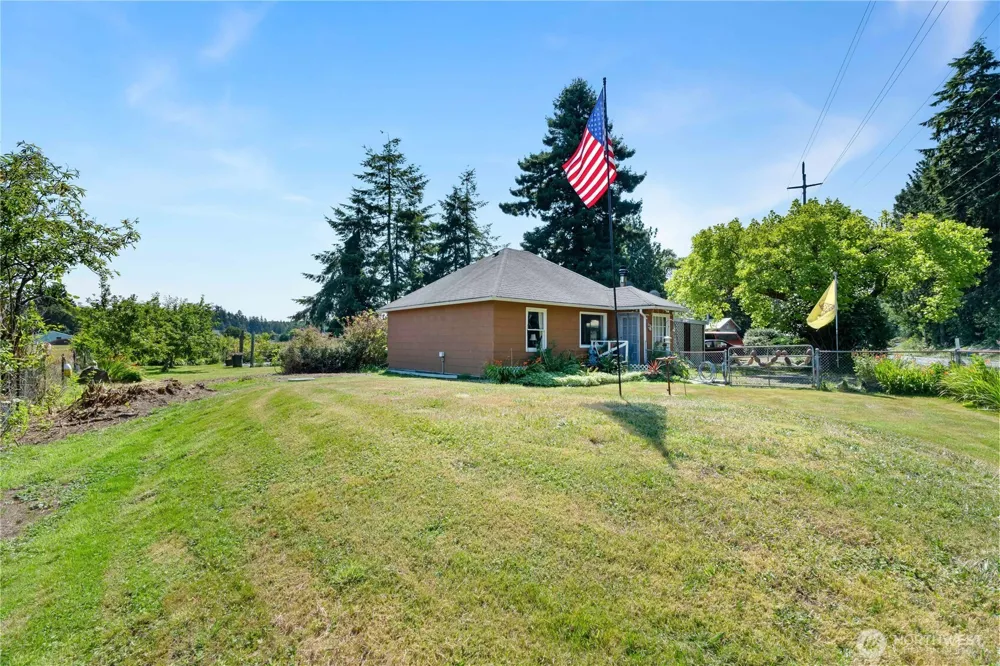 2584 State Route 105 Grayland, WA 98547