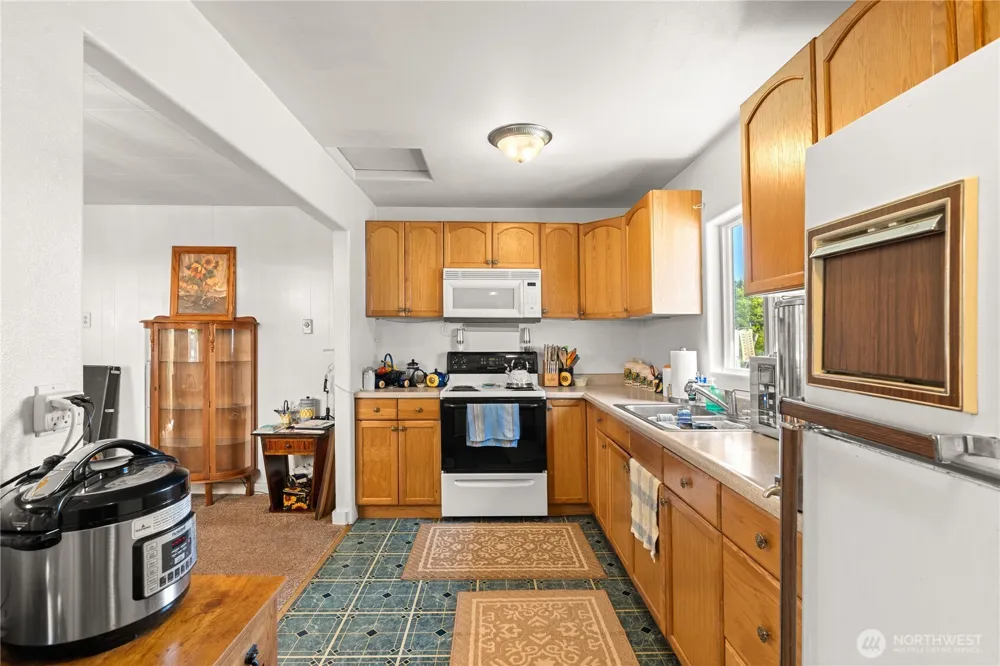 2584 State Route 105 Grayland, WA 98547