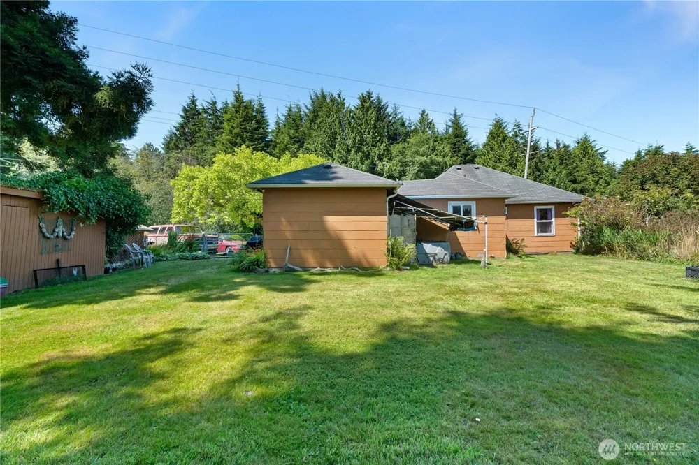 2584 State Route 105 Grayland, WA 98547