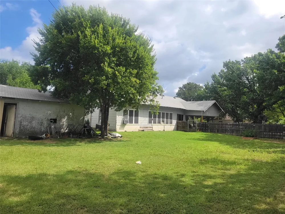 1701 6th Street Brownwood, TX 76801
