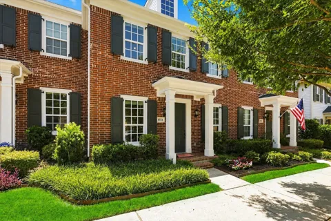 8724 Ice House Drive