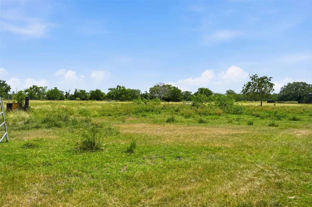 1613 Fm-2078 Wadsworth, TX 77483