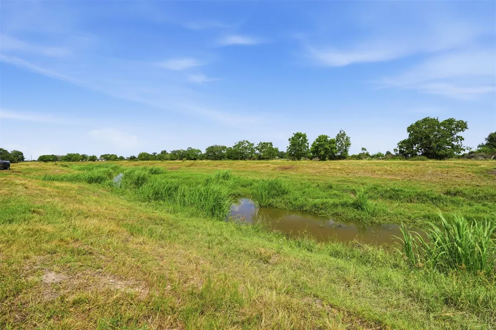 1613 Fm-2078 Wadsworth, TX 77483