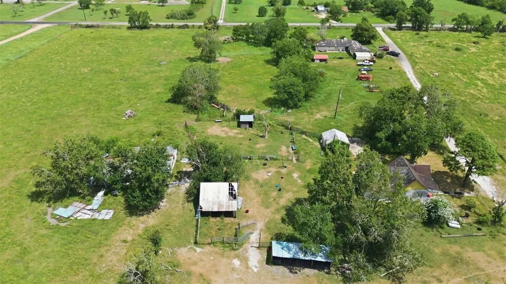 1613 Fm-2078 Wadsworth, TX 77483