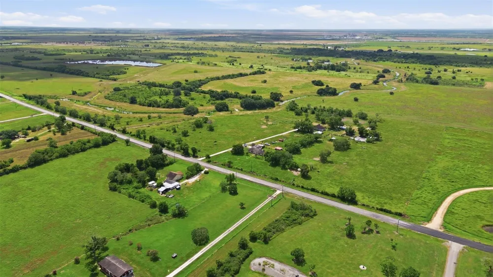 1613 Fm-2078 Wadsworth, TX 77483