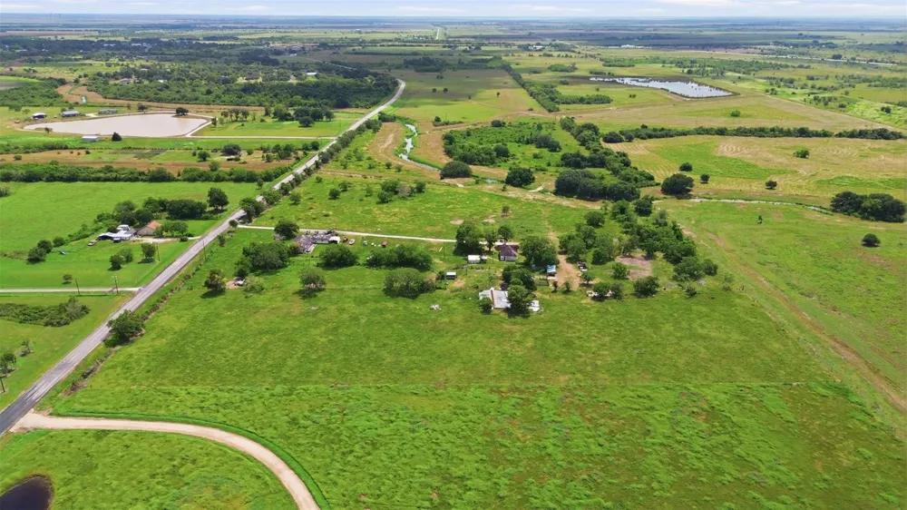 1613 Fm-2078 Wadsworth, TX 77483